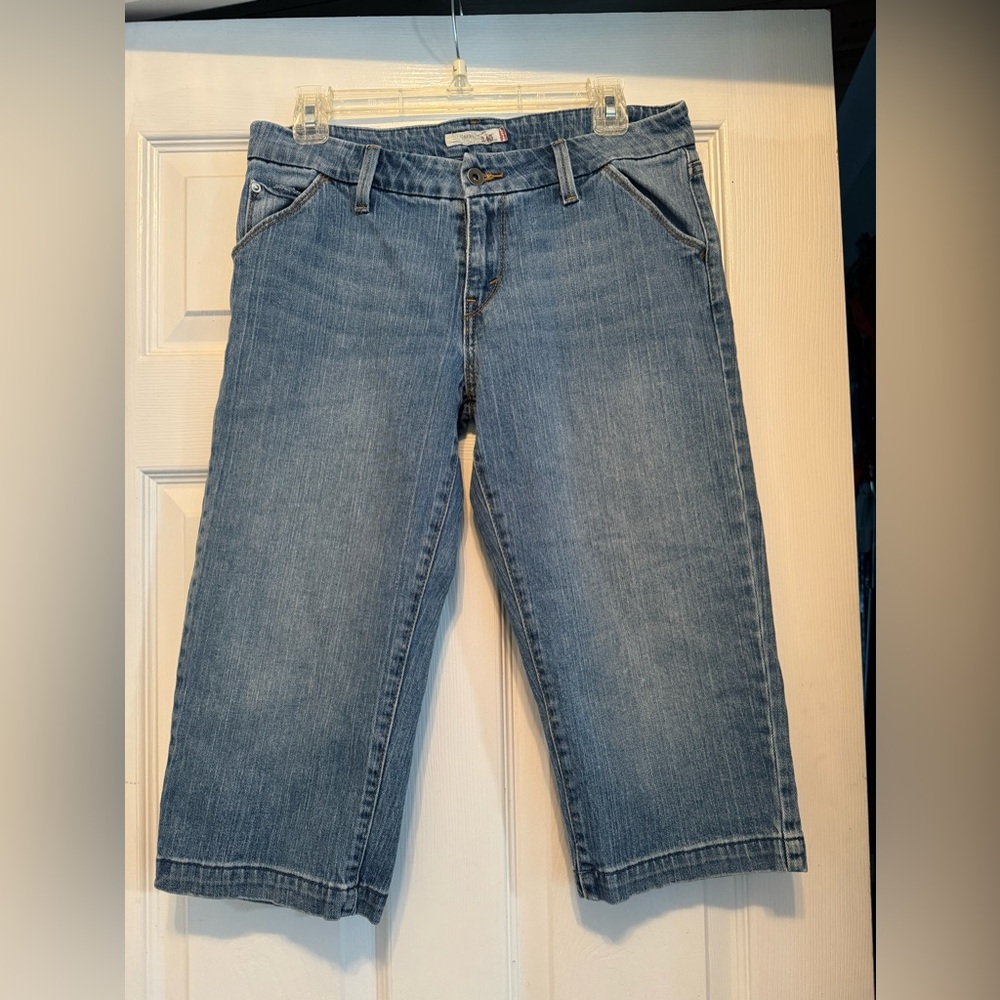 Levi Capri 545 sz 8